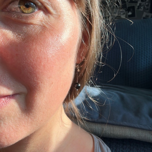 Simple onyx earrings - Picture 2 of 4